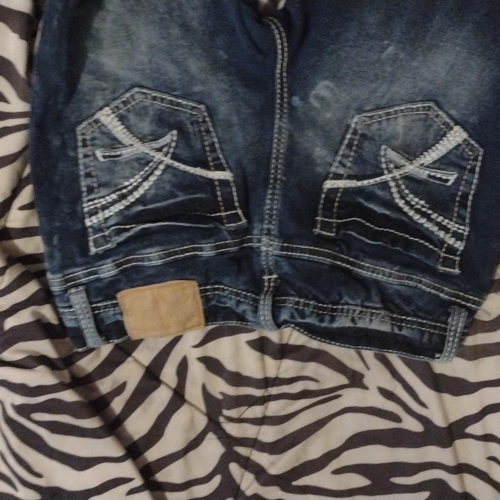 Amethyst Jeans - Picture 2 of 4